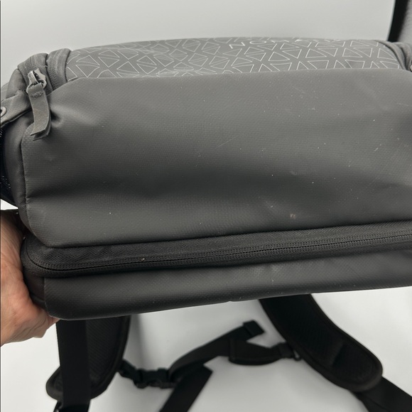 Nomatic Travel Pack Backpack 19”x12” - Picture 10 of 16